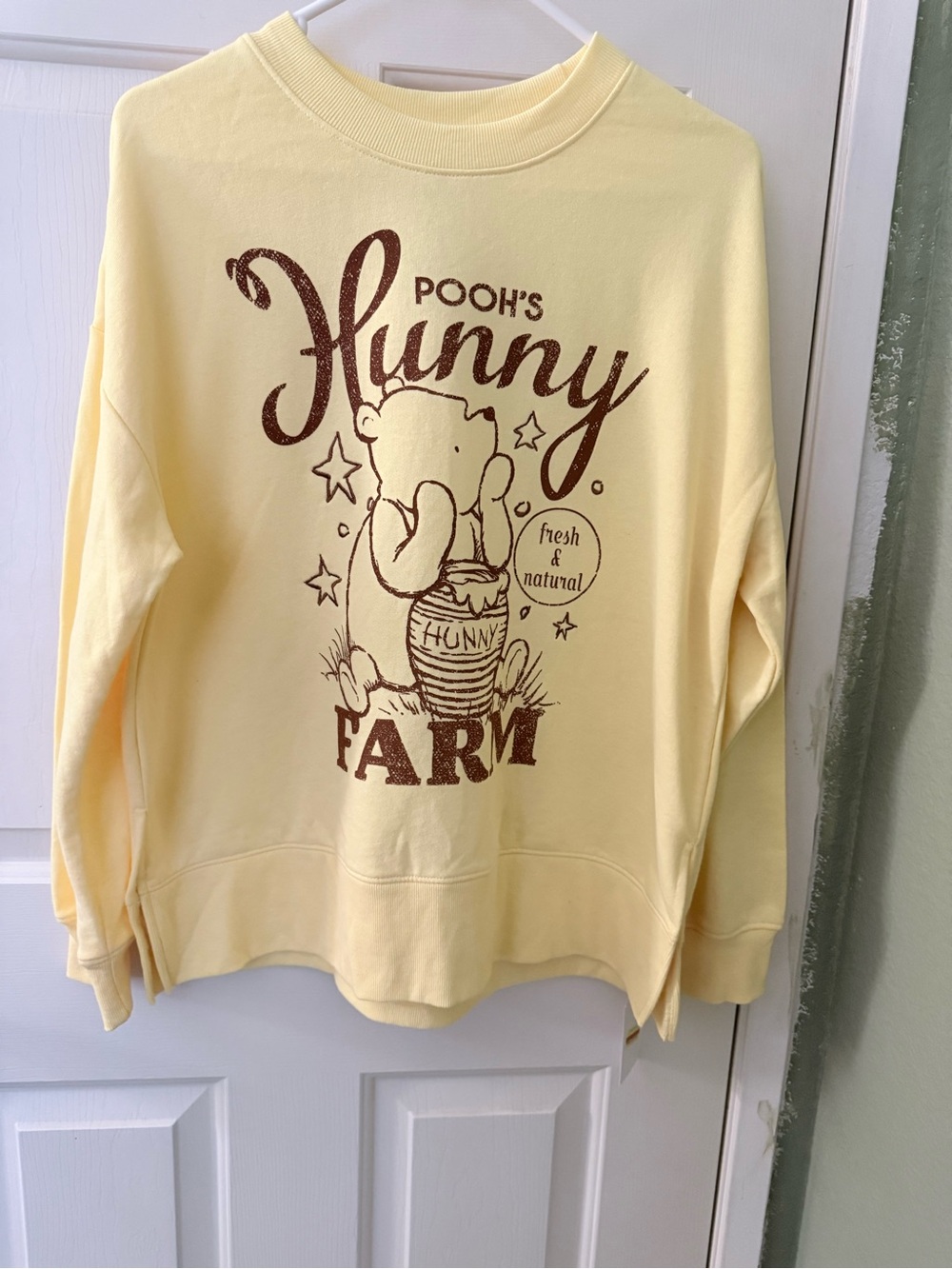 DIsney Winnie the Pooh's Hunny Farm Sweatshirt womens size small - NEW